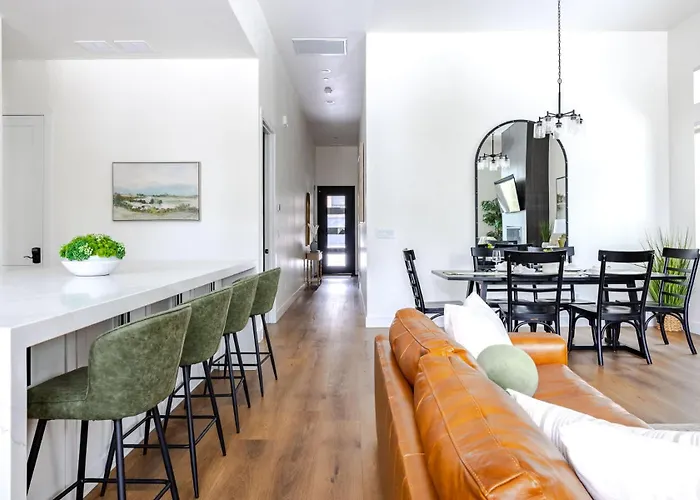 Holiday home With Near Pine Canyon
